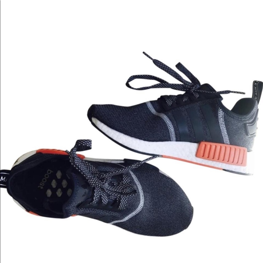 ADIDAS NMD R1 US M SIZE 4 PRE OWNED